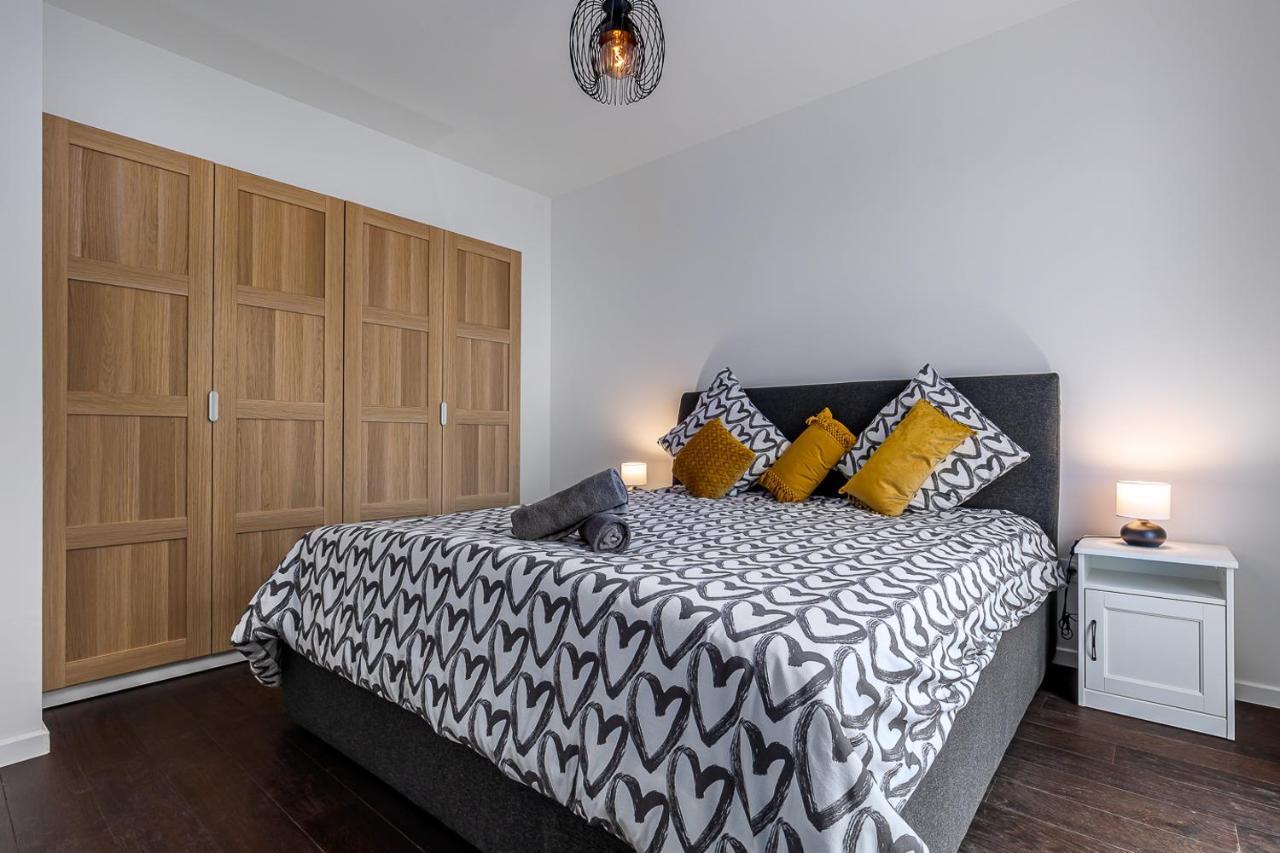 King Size Bed - Free Private Parking - Garden & Terrace - 14Min From Disneyland Ферьер-ен-Бри Экстерьер фото